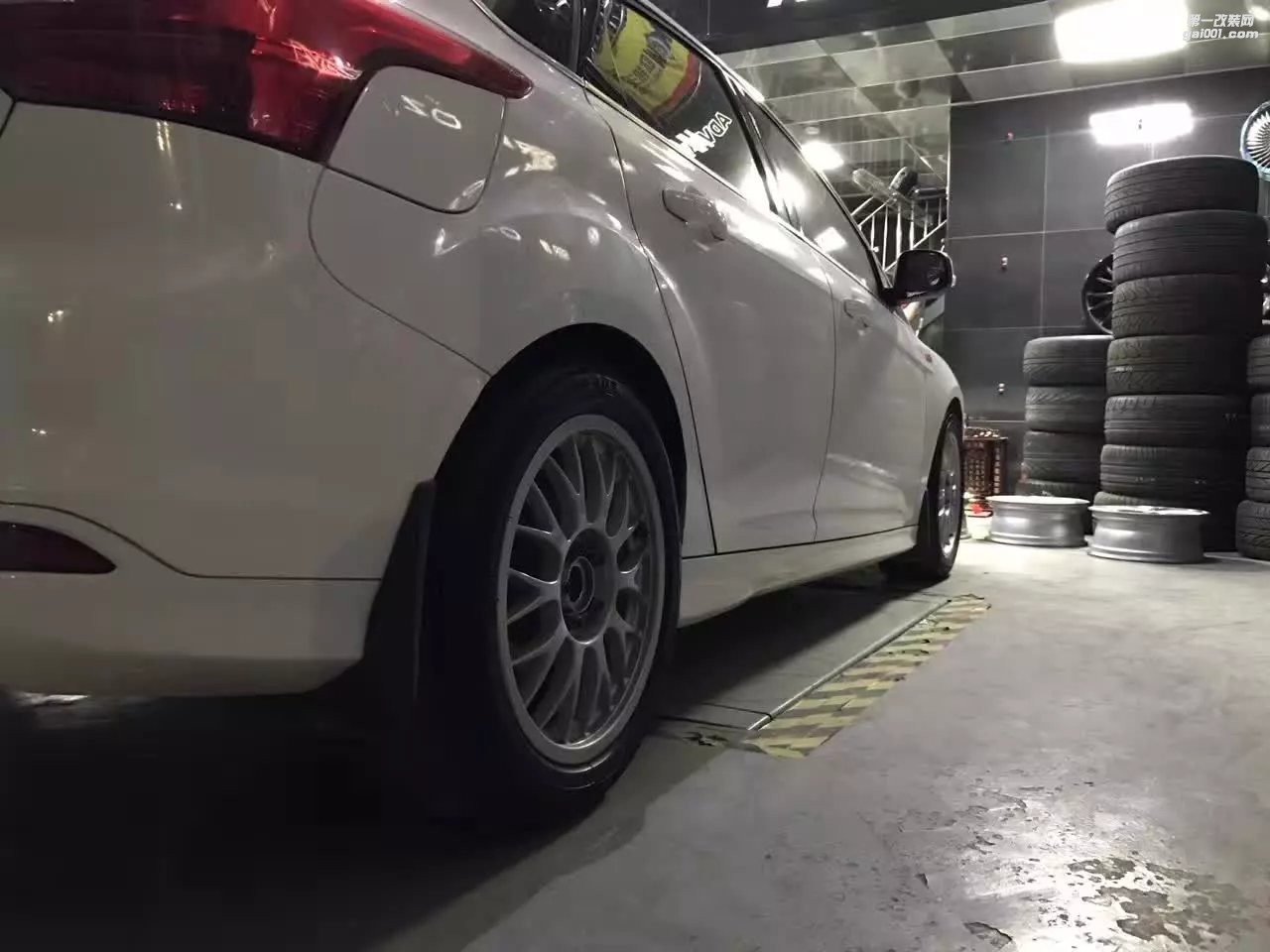 福特 ，換 17寸 BBS  完工