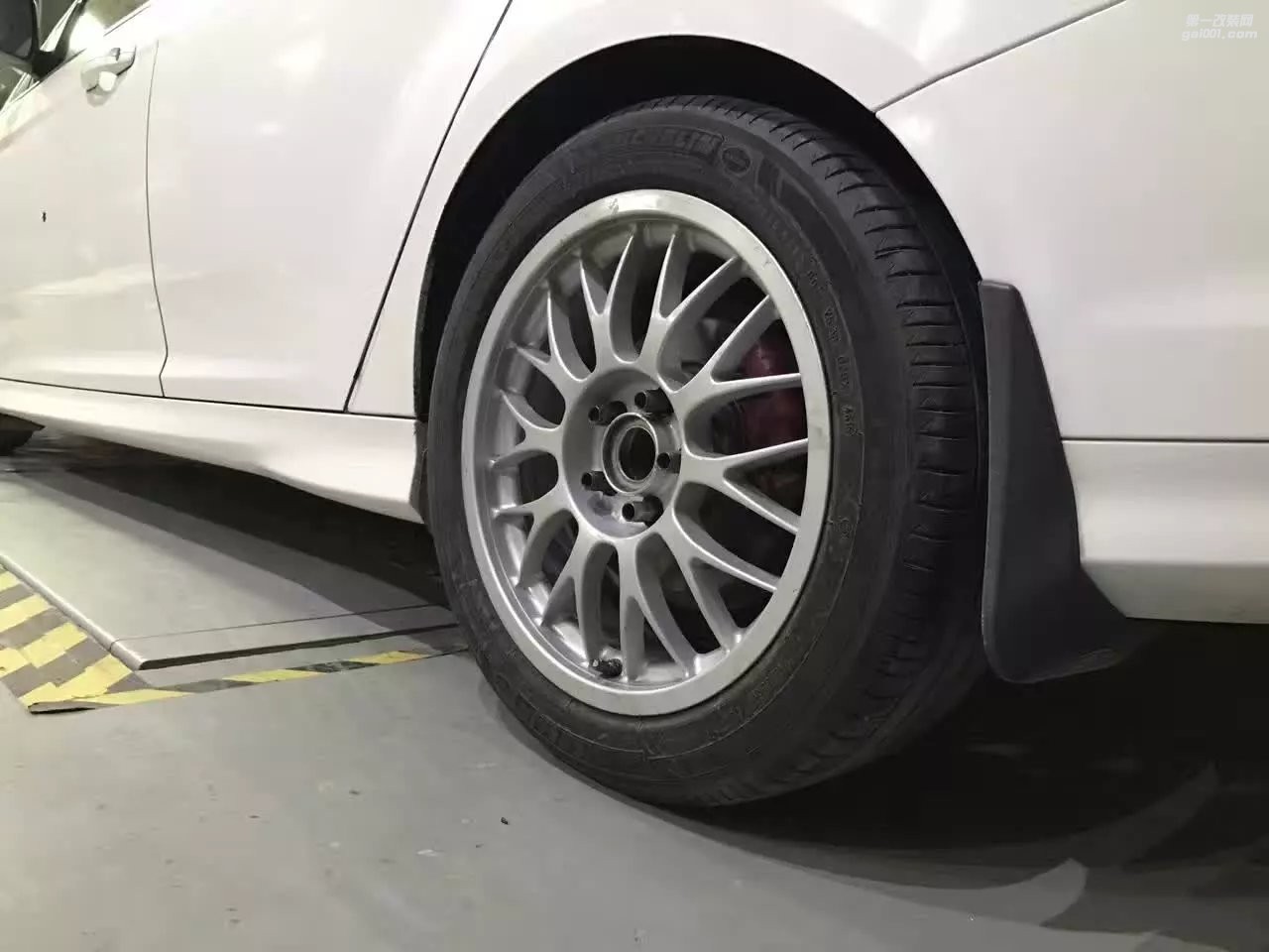 福特 ，換 17寸 BBS  完工