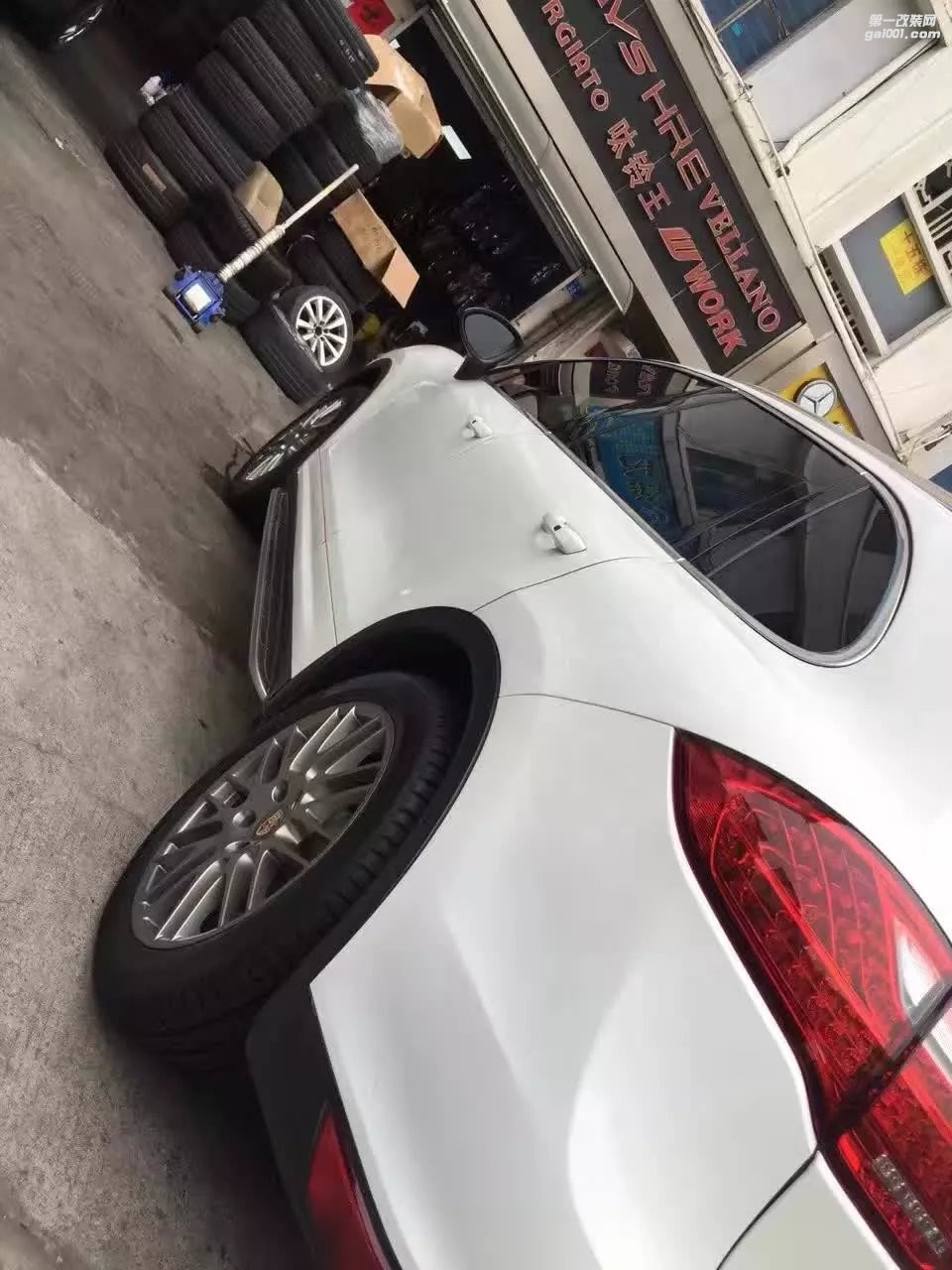 卡宴,換 原裝 RS 20寸,完工