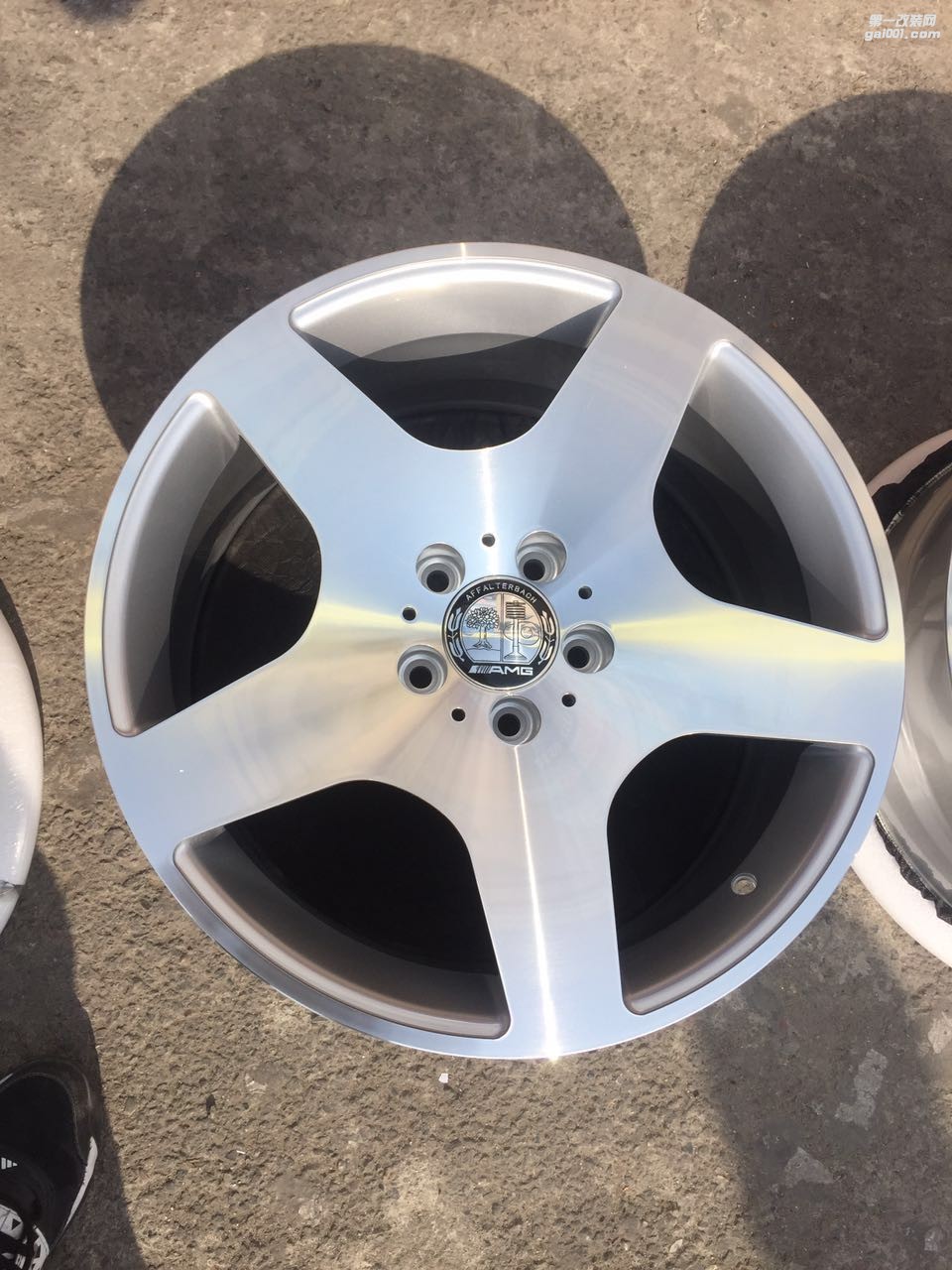 大眾GTI 升級(jí)18寸私人定制鍛造輪轂 BLOX鍛造螺帽