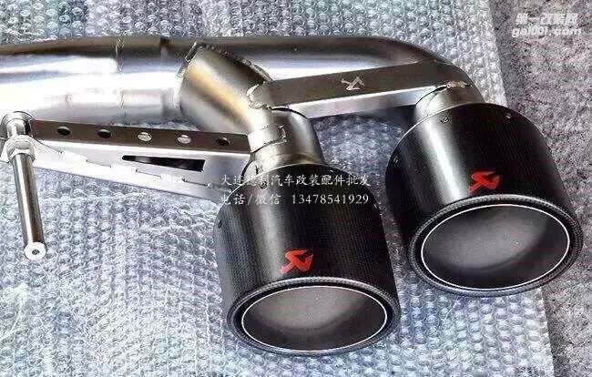 天蝎排氣日產(chǎn)戰(zhàn)神GTR改裝天蝎排氣