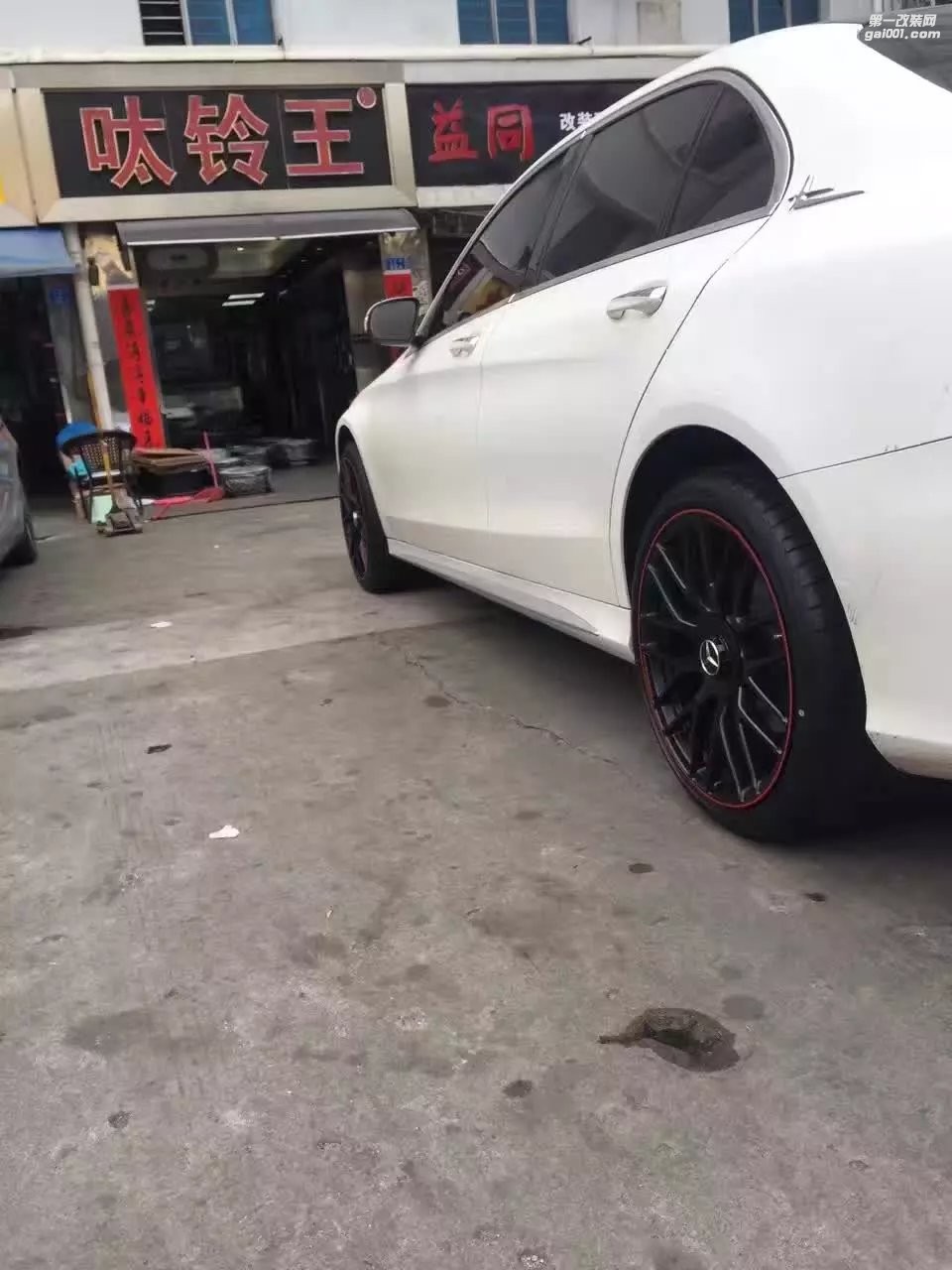 奔馳C，裝 C63S．19寸 原裝 AMG 鍛造 、完工！  高大上了！