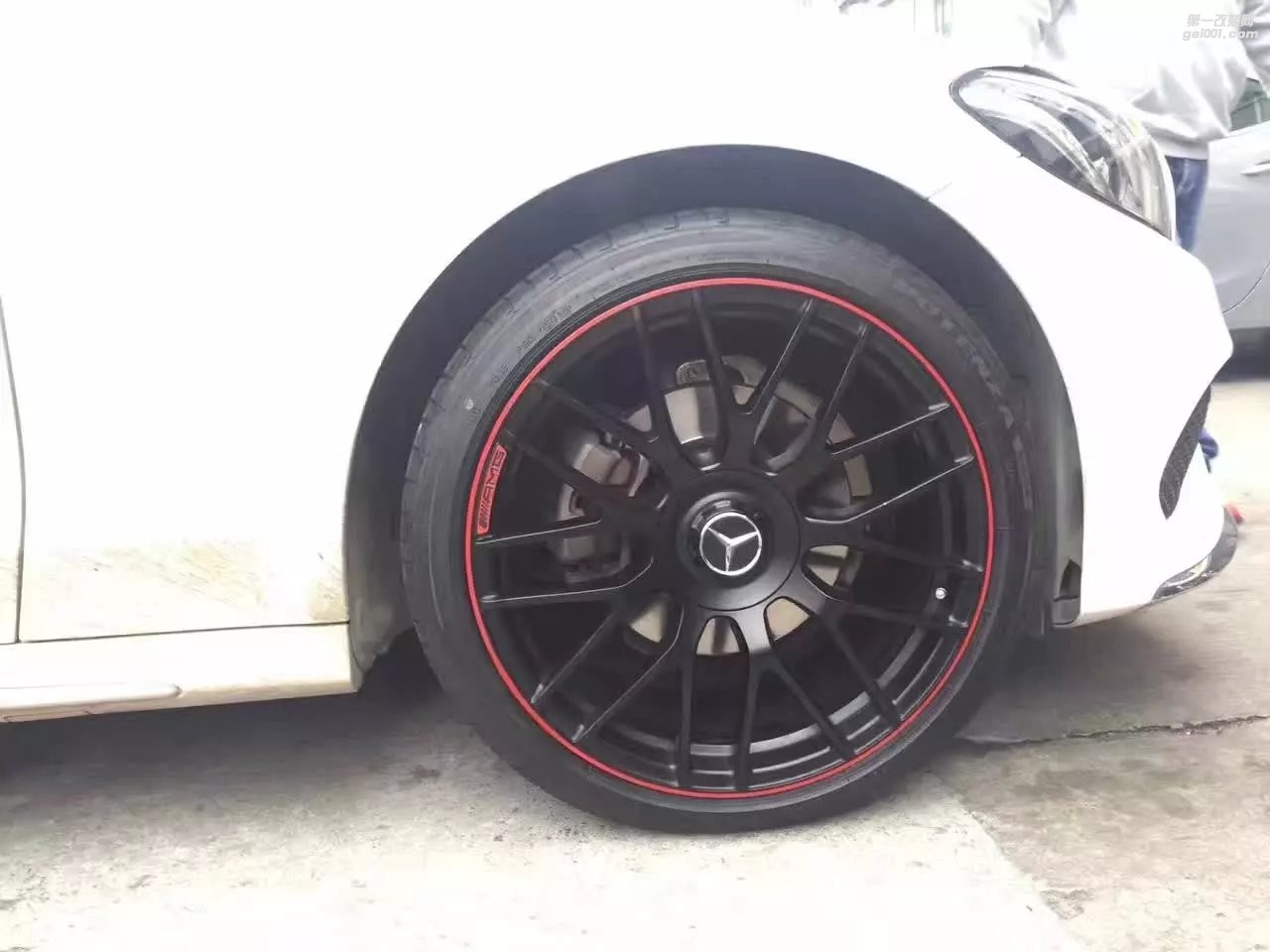 奔馳C，裝 C63S．19寸 原裝 AMG 鍛造 、完工！  高大上了！