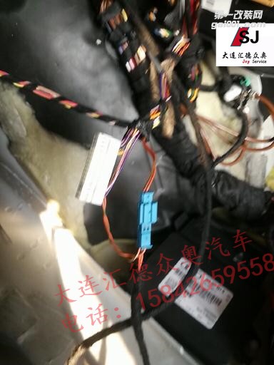 加裝16款?yuàn)W迪A4L原廠倒車影像