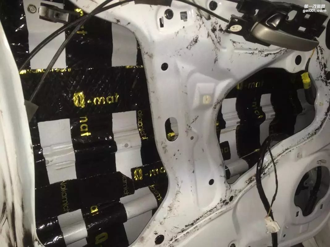 南寧汽車音響改裝大眾波羅音響改裝勁浪165A1喇叭中道隔音