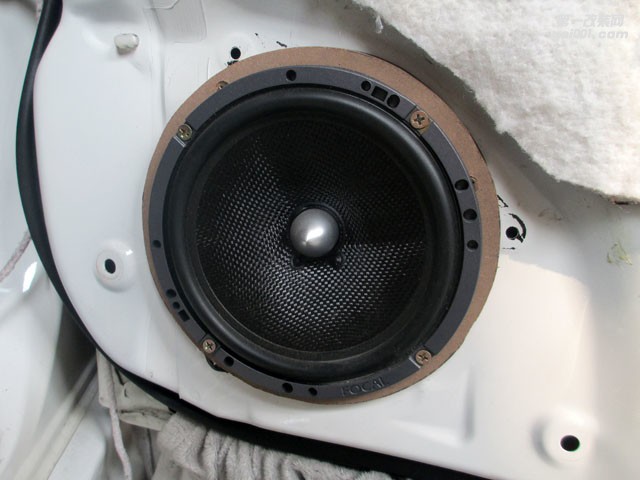 南寧汽車音響改裝大眾波羅音響改裝勁浪165A1喇叭中道隔音