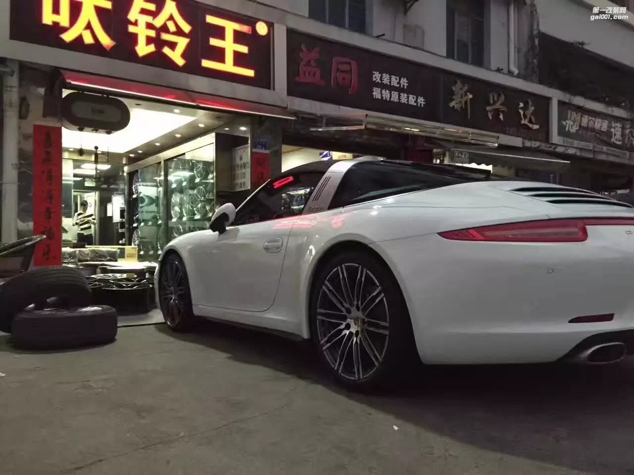 保時(shí)捷，換 原裝 20寸 完工！