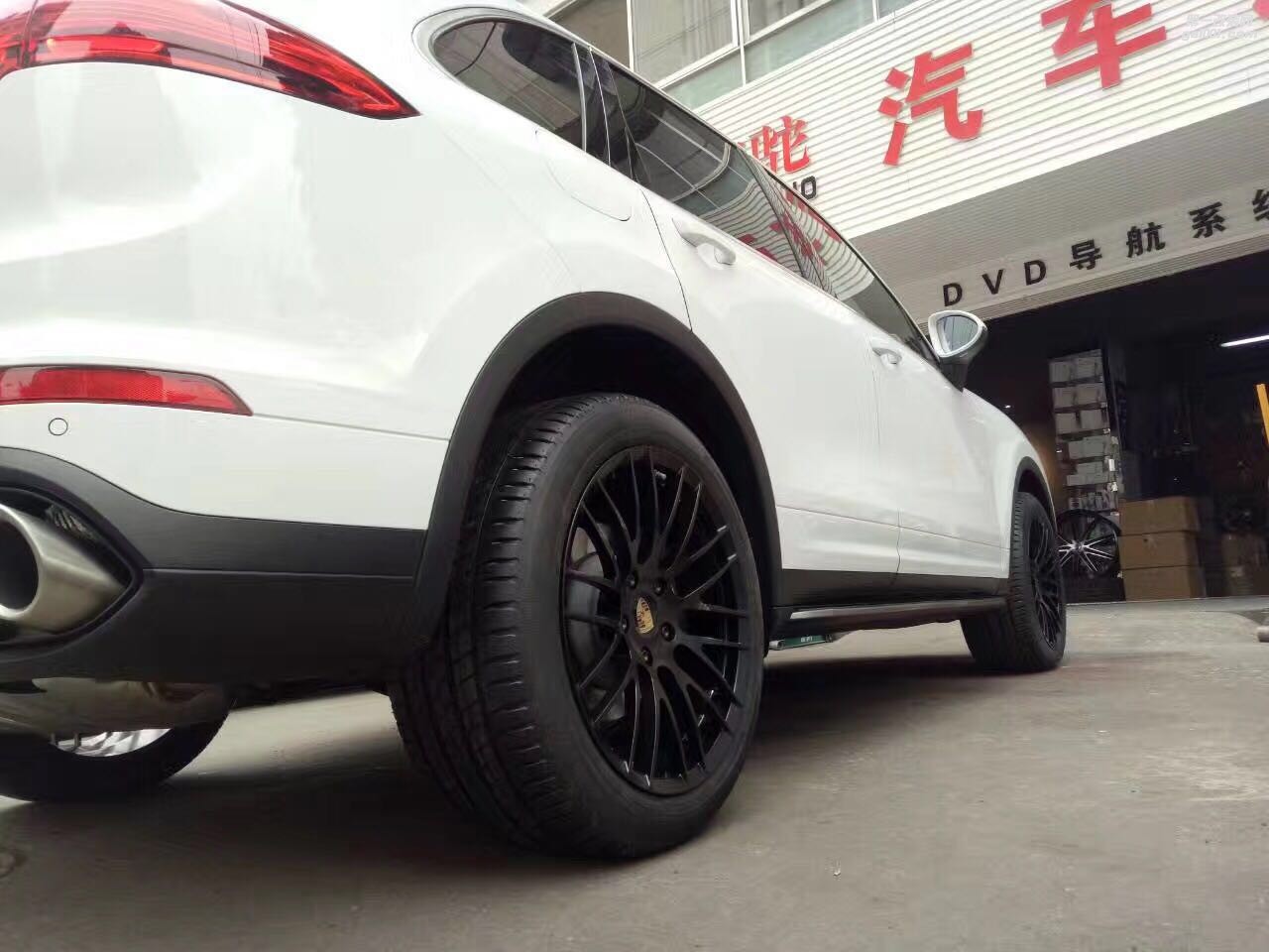 保時(shí)捷卡宴 升級(jí)20寸鍛造RS輪轂 成都紅駱駝案例