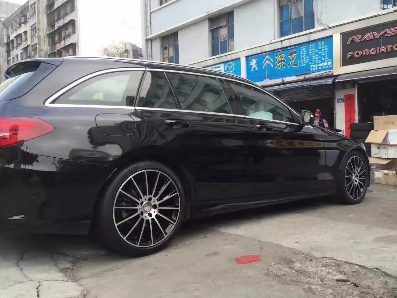 奔馳，換 原裝 19寸 AMG 完工！