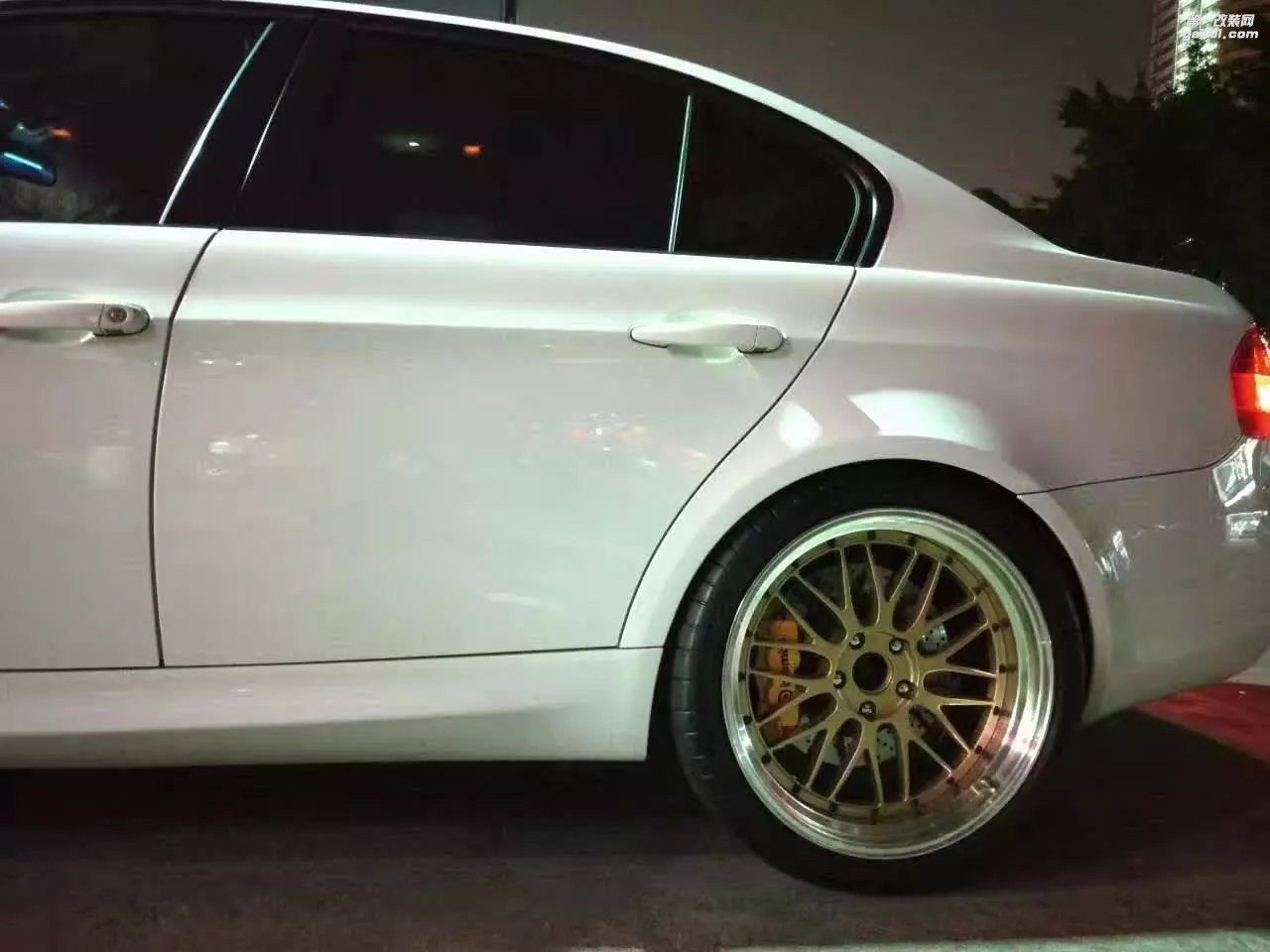 寶馬，裝20寸  BBS  LM  完工！