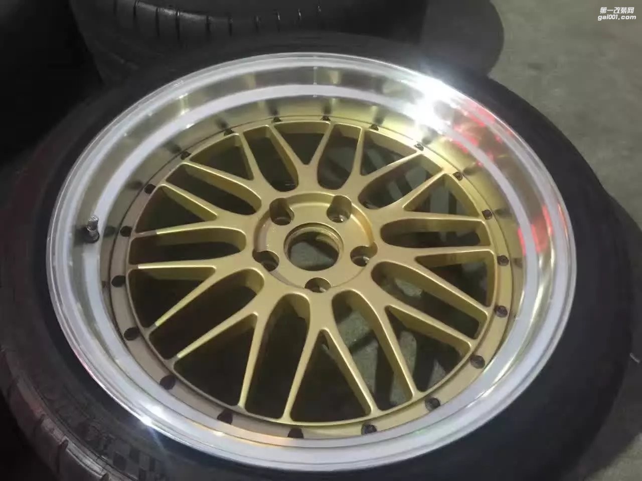 寶馬，裝20寸  BBS  LM  完工！