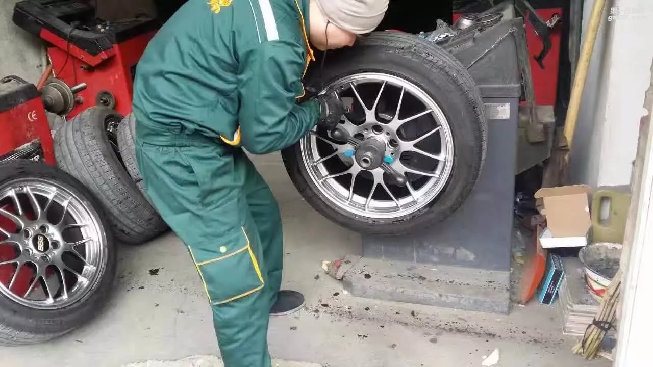 感謝黑龍江朋友發(fā)來效果圖：BBS RGR ，裝寶馬