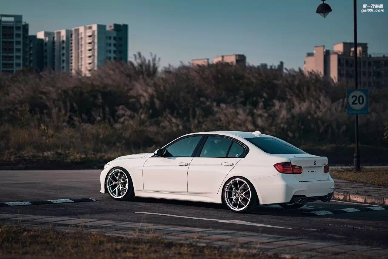 海亞：（轉(zhuǎn)摘） 寶馬328 升級 BBS RI-D 輪轂 ALCON CAR97CAR98剎車 移植4系前臉