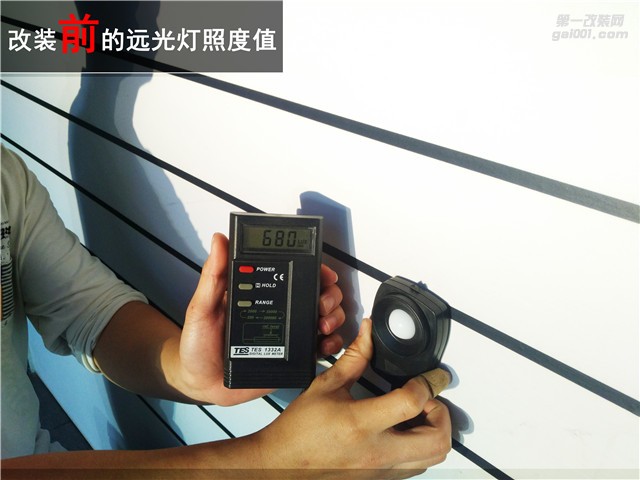 豐田普拉多改裝 霸道升級(jí)海拉五雙光透鏡 飛利浦XV氙氣燈——中山清風(fēng)車影燈改