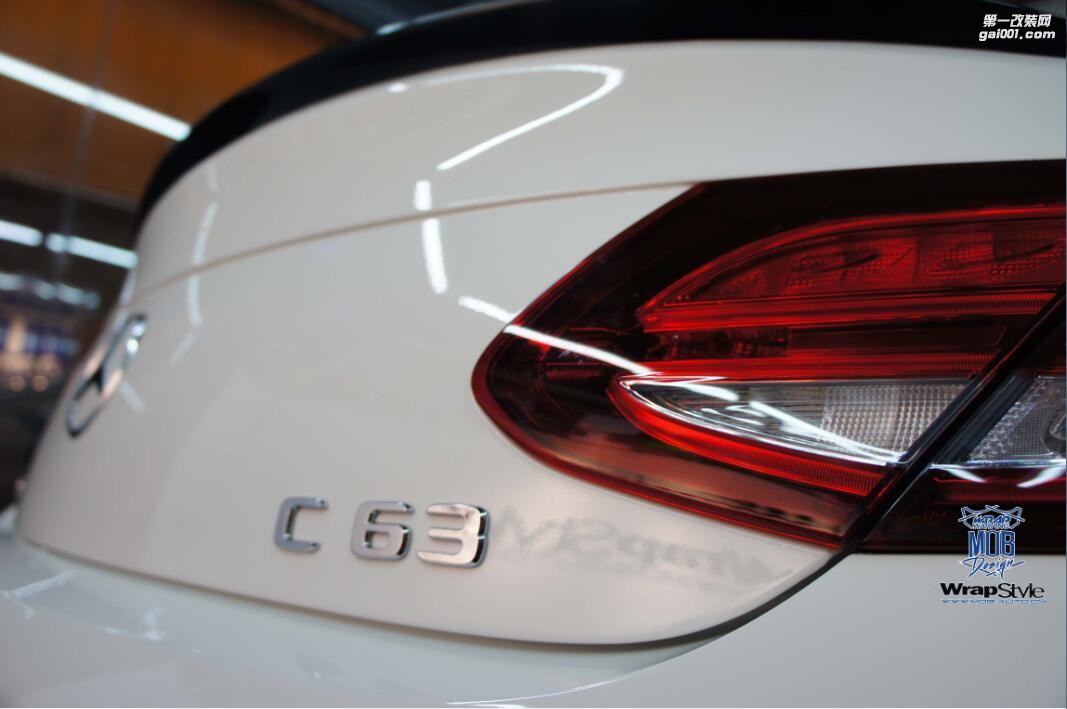奔驰C63AMG 新车必备顶级透明保护膜（深圳广州佛山车身改色贴膜）