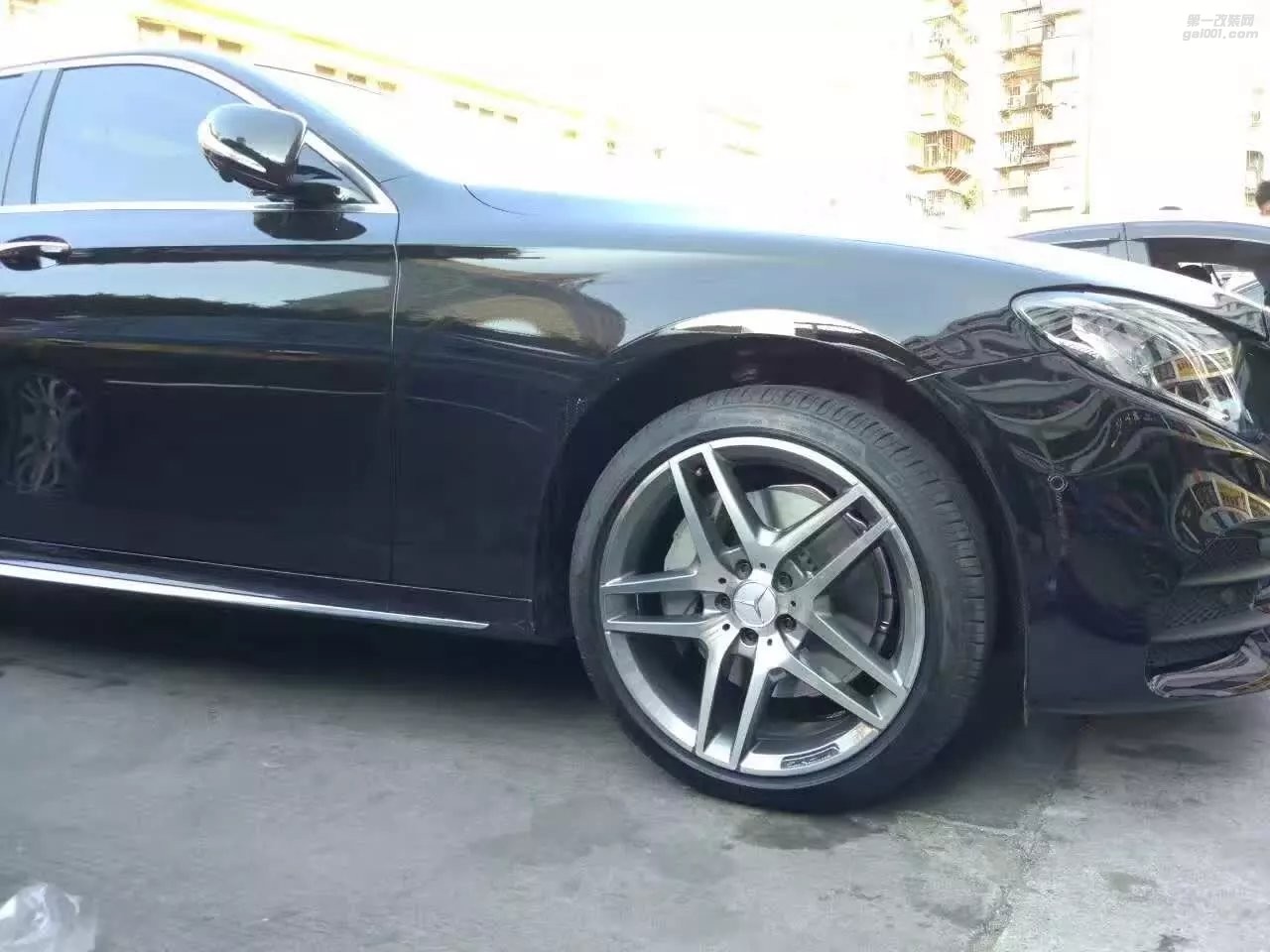 奔馳，換 原裝 19寸 AMG 完工！