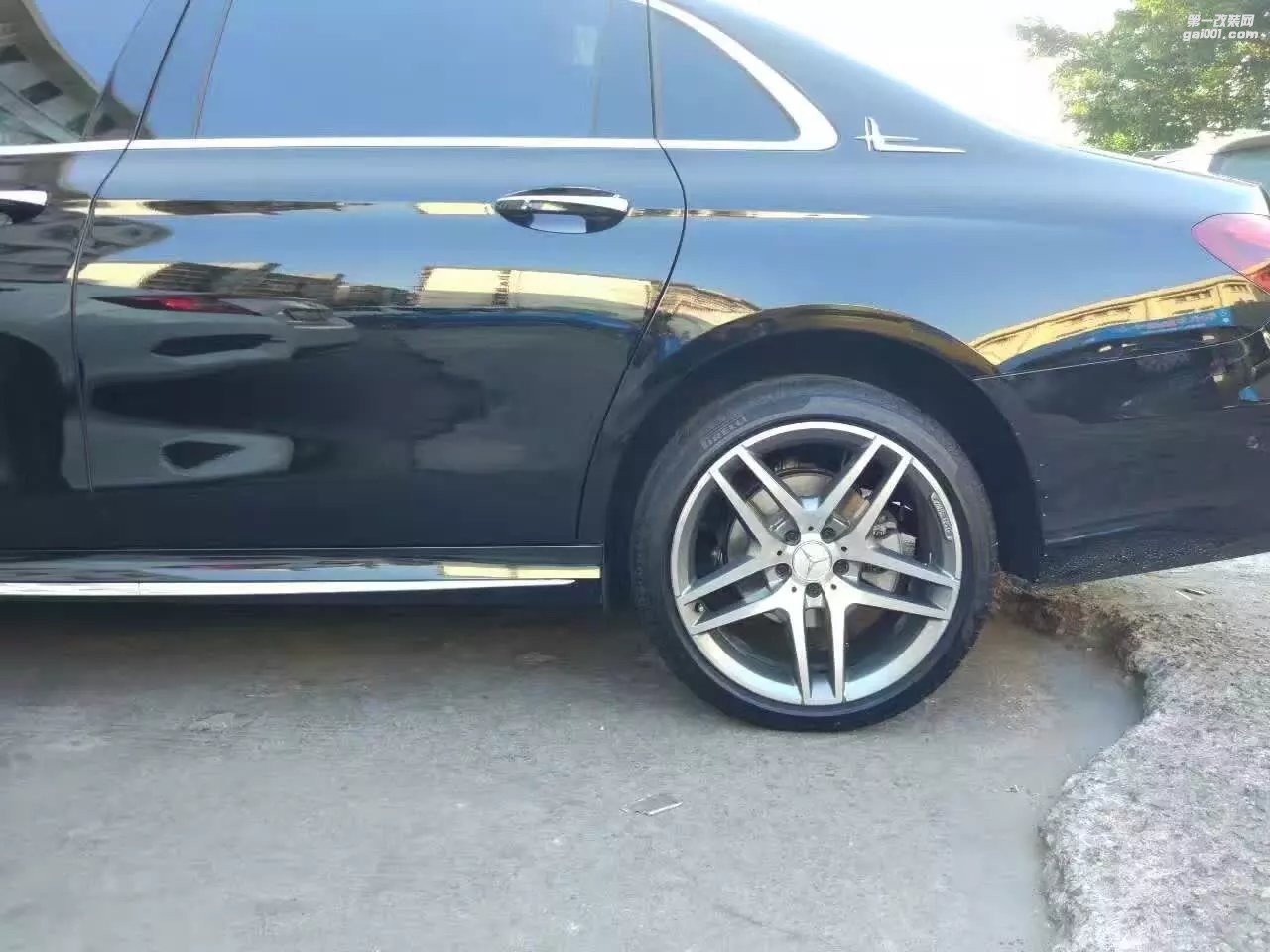 奔馳，換 原裝 19寸 AMG 完工！