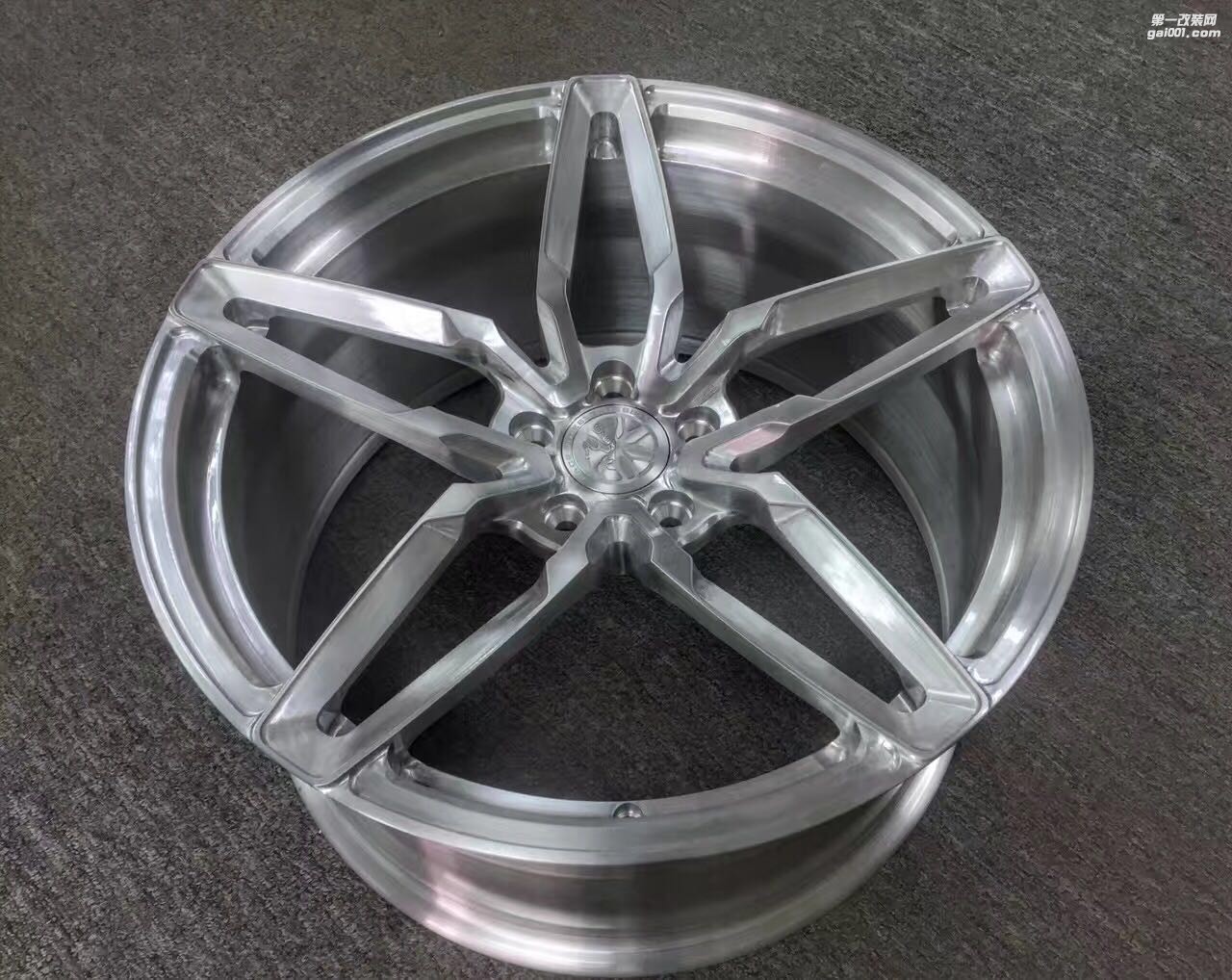 Facewheels FW104，原創(chuàng)單片鍛造系列