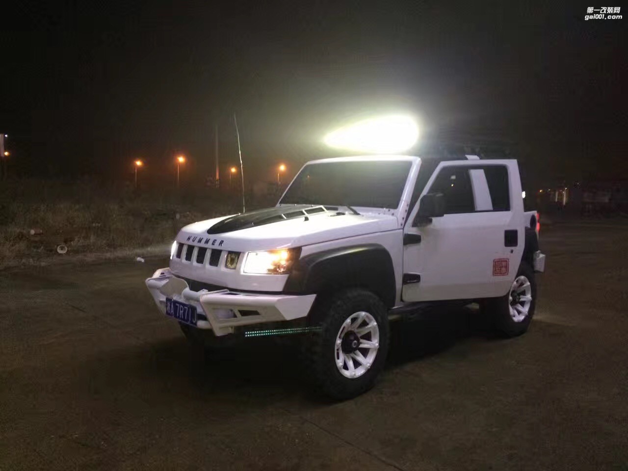 北京B40整車麥可貼亮光白