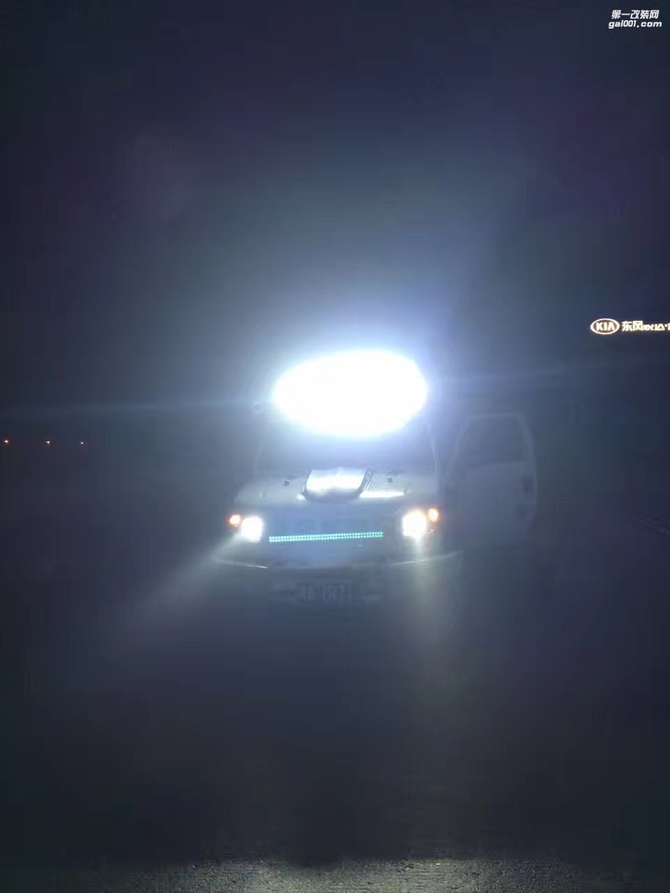 北京B40整車麥可貼亮光白