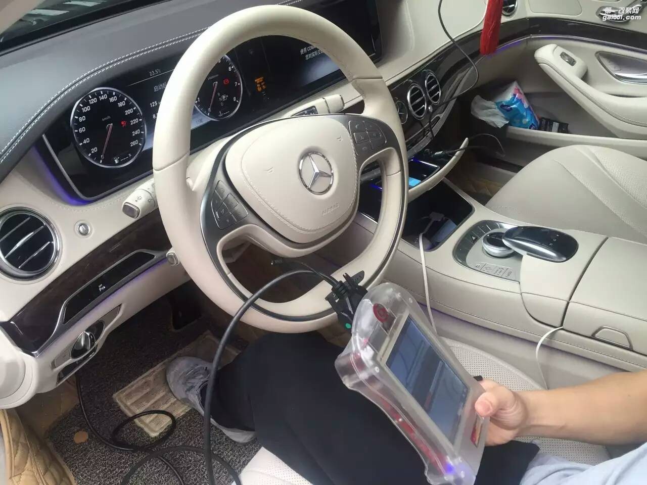 奔馳新款s320刷ECU提升動(dòng)力優(yōu)化ECU