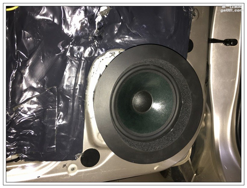 昆明榮威350音響改裝,車主第三次音響升級選擇意大利ATI音響！