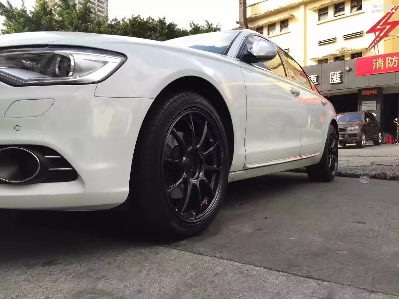 奧迪，換 RAYS.  ZE40 完工
