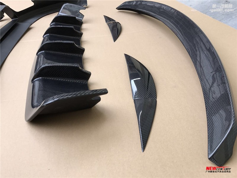 新款卡宴GTS改裝泰赫雅特寬體小包圍 pu前唇碳纖維后唇