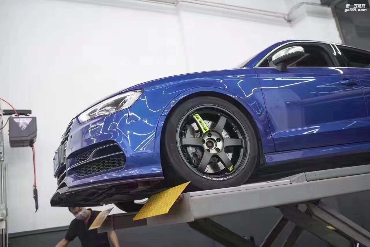 海亞：奧迪小鋼炮 S3 改裝 RAYS TE37SL 綠標(biāo) 版 AP5000R競技剎車