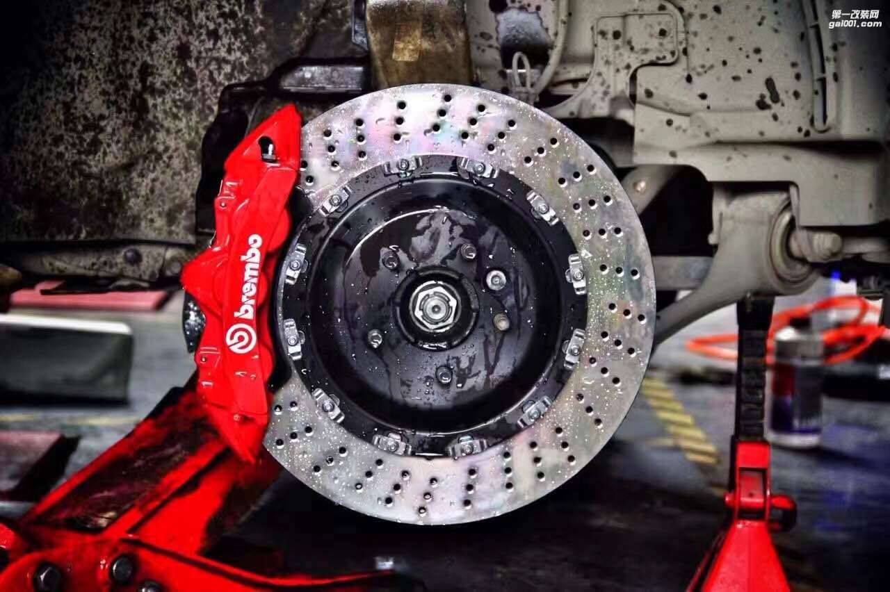 海亞：路虎攬勝改裝意大利brembo GT6 405mm打孔通風(fēng)浮動(dòng)碟 全原裝帶防偽卡