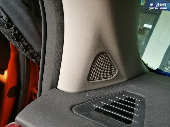 新尼桑藍(lán)鳥音響隔音改裝升級(jí) 泉州山水汽車音響改裝