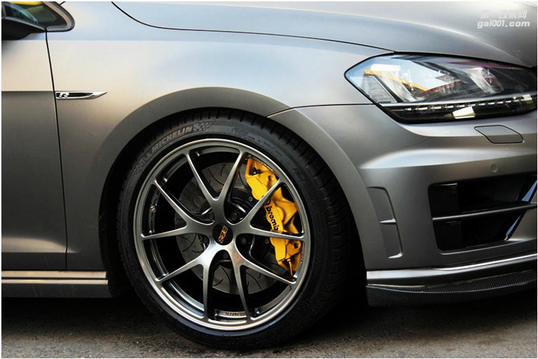 海亞：別人家的高爾夫 7R 換裝 BBS RI-A 18寸 新款DB色 搭配brebo GT6全原裝卡鉗