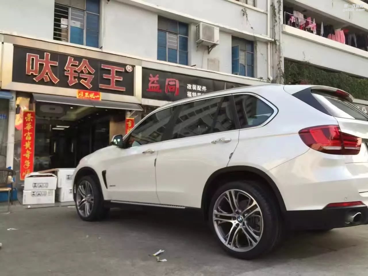 寶馬，換 原裝  全新 21寸 完工！