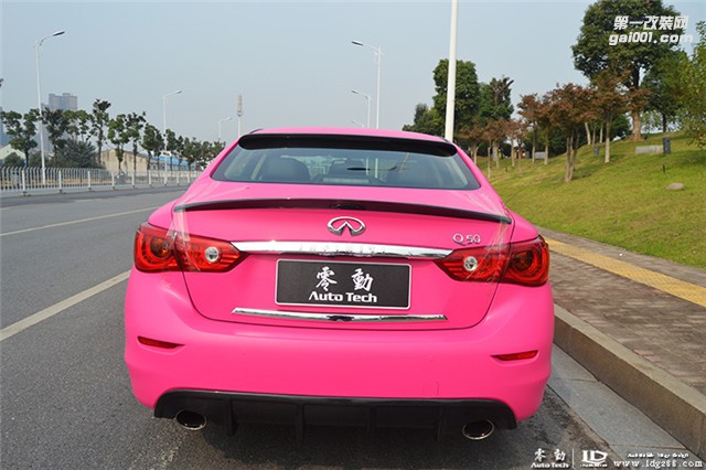 英菲尼迪全車麥克貼亞光玫紅，碳纖維套件
