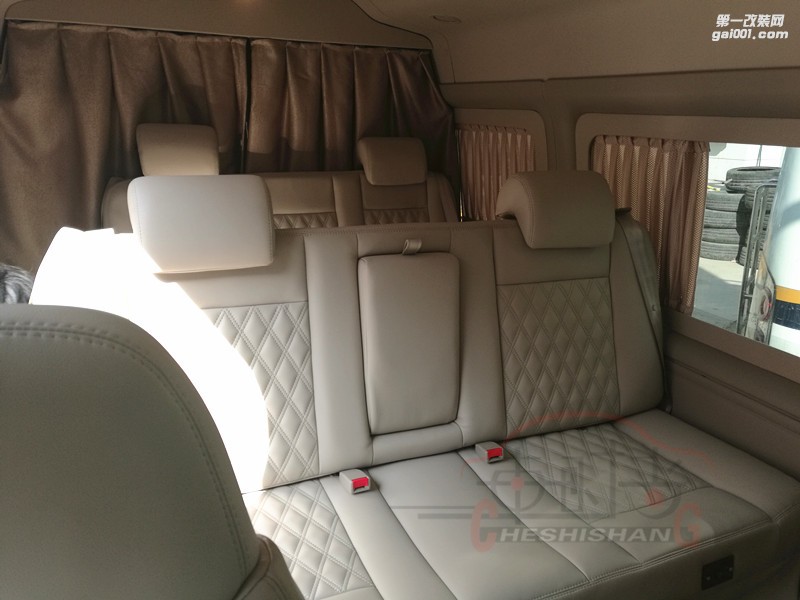 鄭州車時(shí)尚全順商務(wù)車內(nèi)飾改裝/江鈴全順座椅改裝包皮