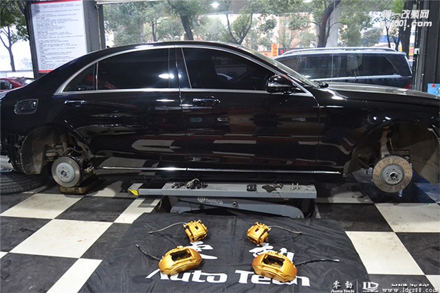 奔馳S320L改裝S65包圍，卡鉗噴漆 --湖南長(zhǎng)沙專業(yè)奔馳改裝