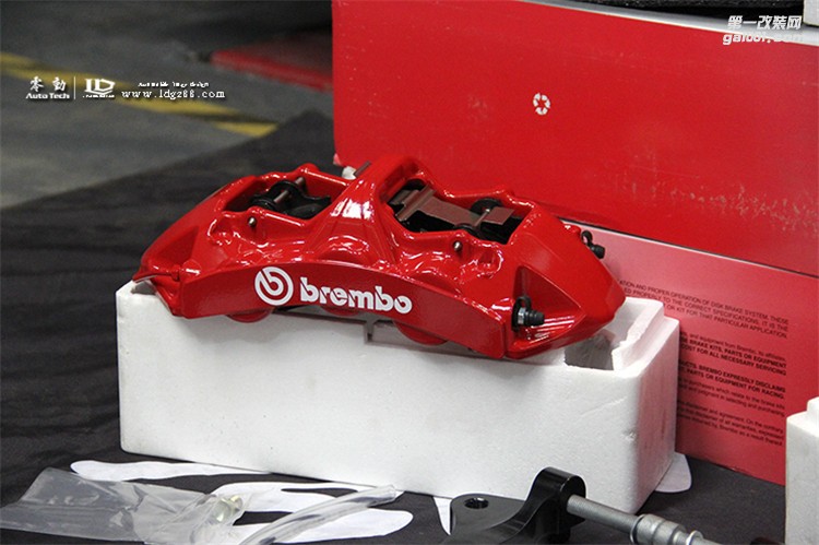 路虎揽胜改装BREMBO刹车--湖南专业路虎改装