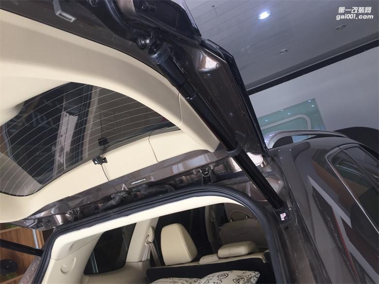 菏澤汽車電動自動尾門改裝安裝-菏澤迅通汽車影音