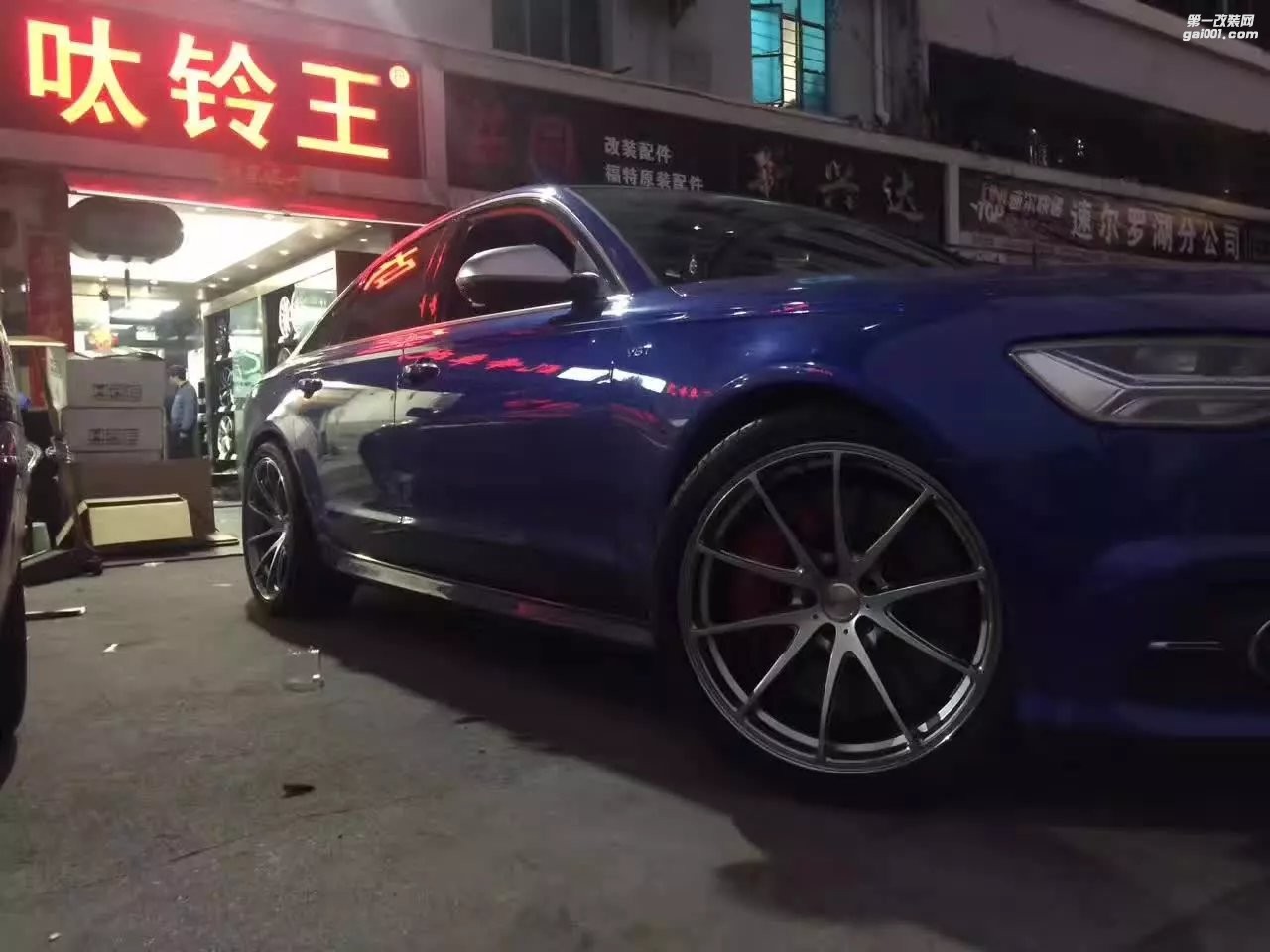 奧迪 ，裝20寸 全新  RAYS  G25 完工 。