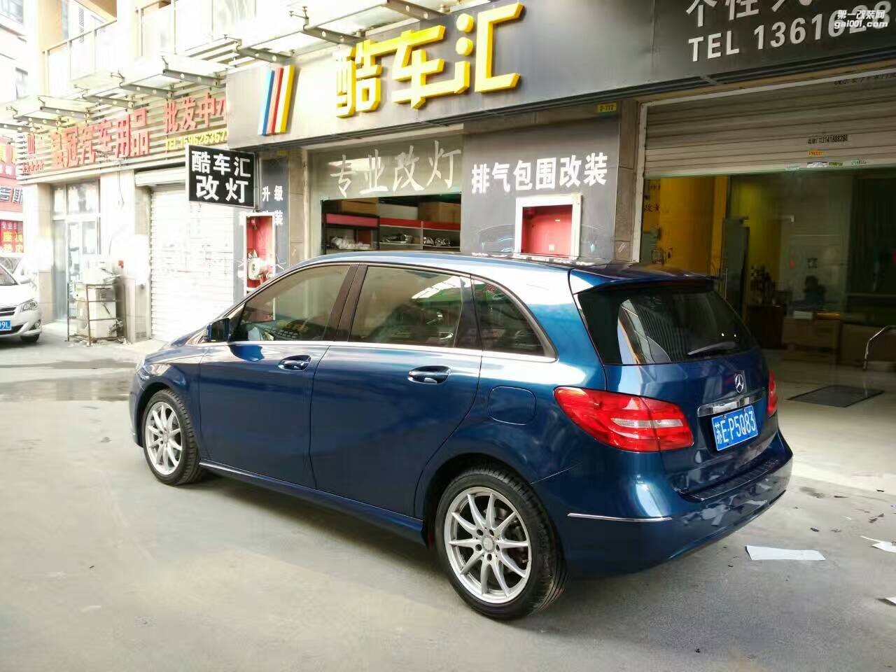 奔馳B180全車小珍珠深藍