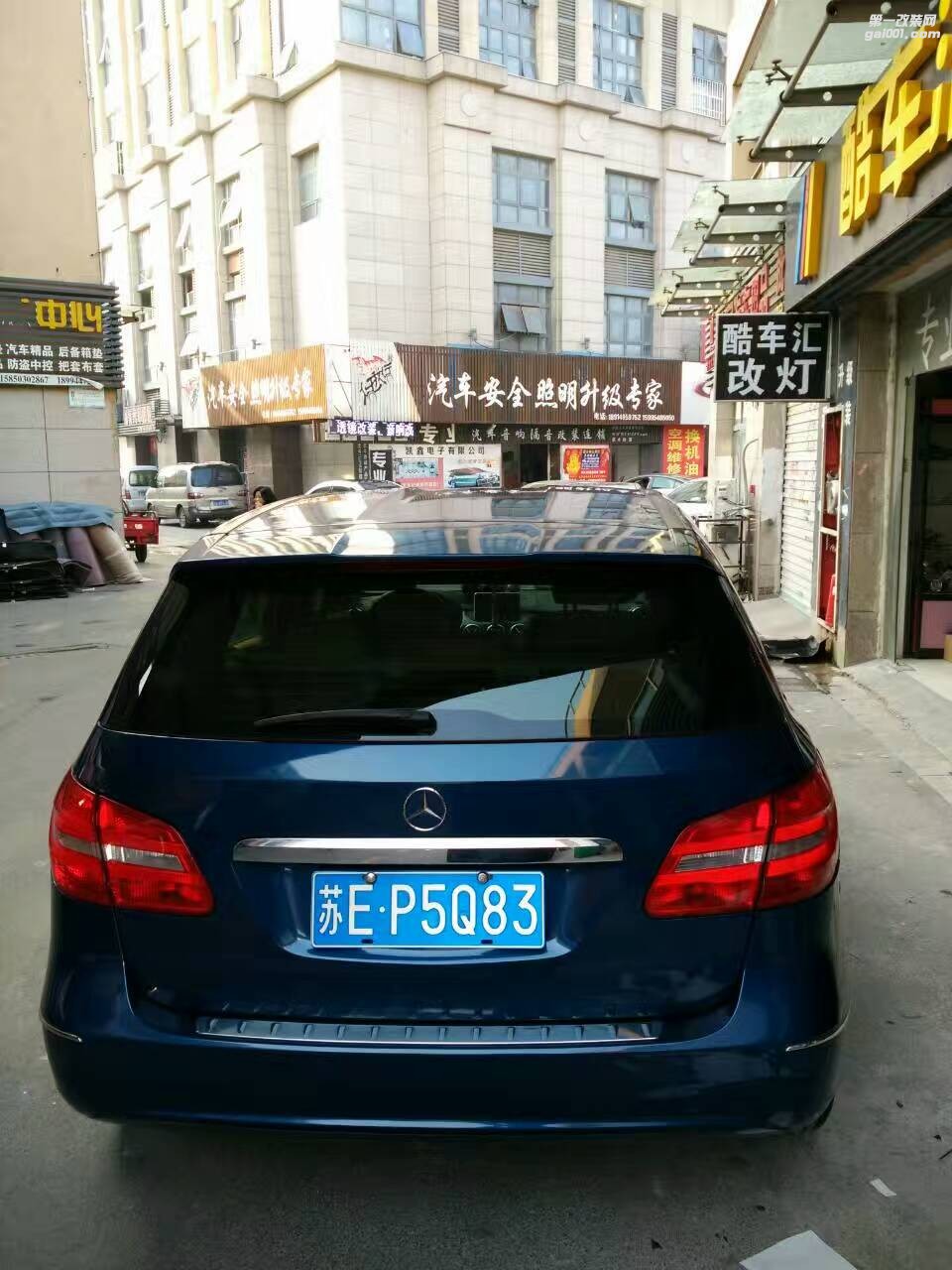 奔馳B180全車小珍珠深藍