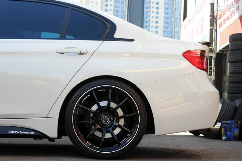 海亞：寶馬F30 3系 升級(jí) 日本ADVAN RZ2 19寸輕量化輪轂