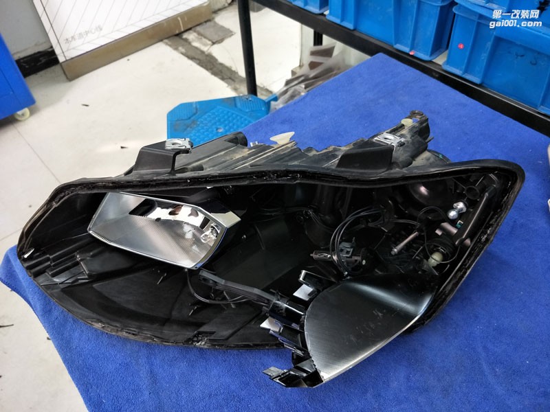 西寧POLO改燈|精藝精車燈改裝|汽車大燈改裝