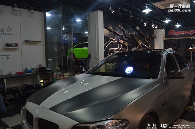寶馬5系車身貼膜 啞光電鍍鎢鋼——長(zhǎng)沙改色貼膜店