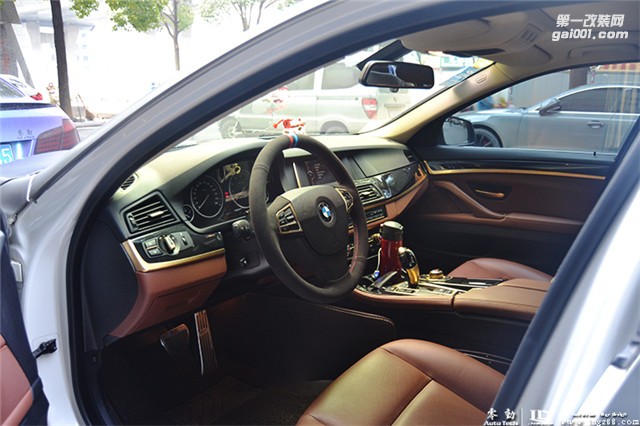 寶馬5系車身貼膜 啞光電鍍鎢鋼——長(zhǎng)沙改色貼膜店