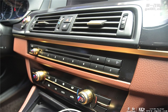 寶馬5系車身貼膜 啞光電鍍鎢鋼——長(zhǎng)沙改色貼膜店