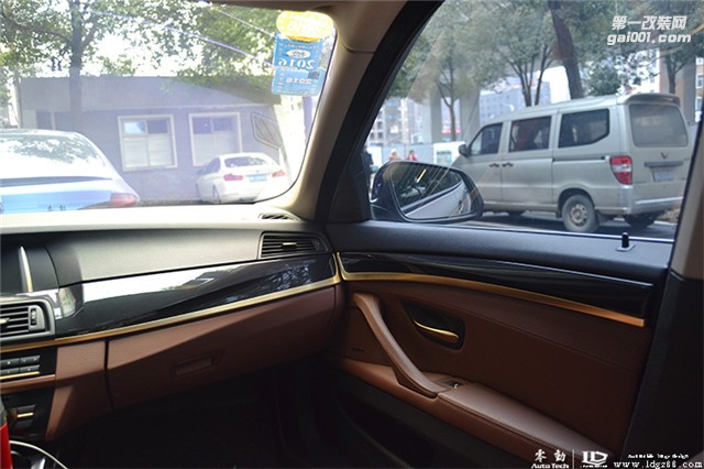 寶馬5系車身貼膜 啞光電鍍鎢鋼——長(zhǎng)沙改色貼膜店