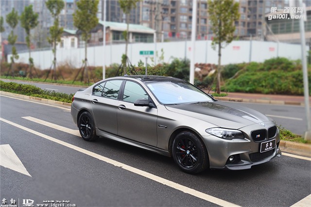 寶馬5系車身貼膜 啞光電鍍鎢鋼——長(zhǎng)沙改色貼膜店