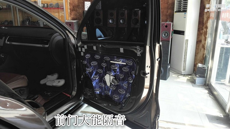 大眾途銳再次升級(jí)創(chuàng)世紀(jì)功放-鄭州金聲汽車音響改裝
