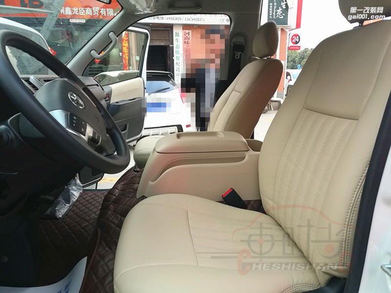 豐田海獅商務(wù)車內(nèi)飾升級改裝案例---鄭州車時尚汽車內(nèi)飾改裝